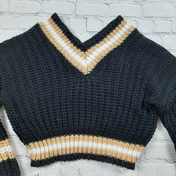 Crop top - Picture 3 of 6